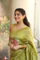 Rashi Singh Images